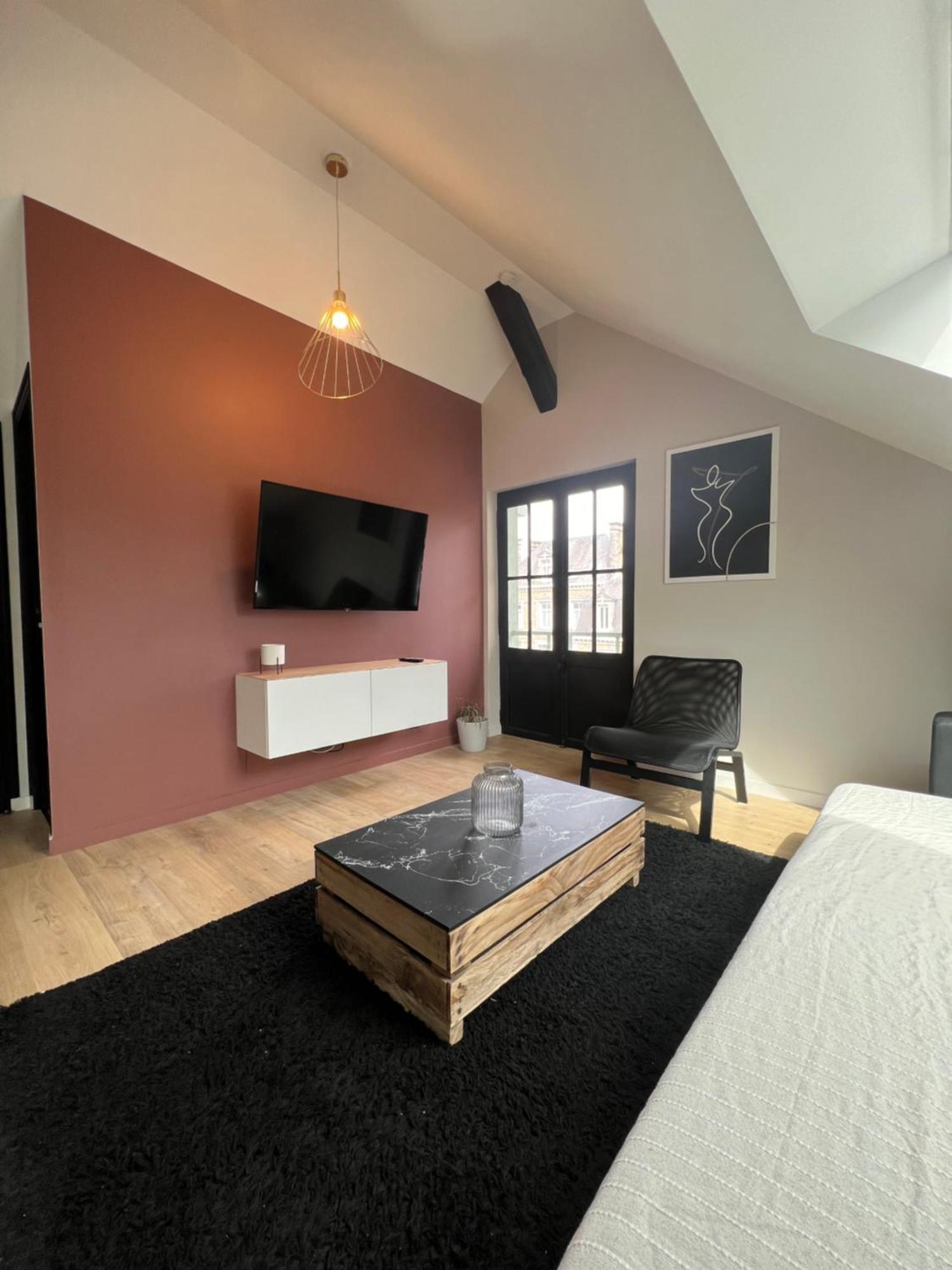 Appartement Spacieux Et Lumineux Proche Du Centre Historique Dol-de-Bretagne Bagian luar foto